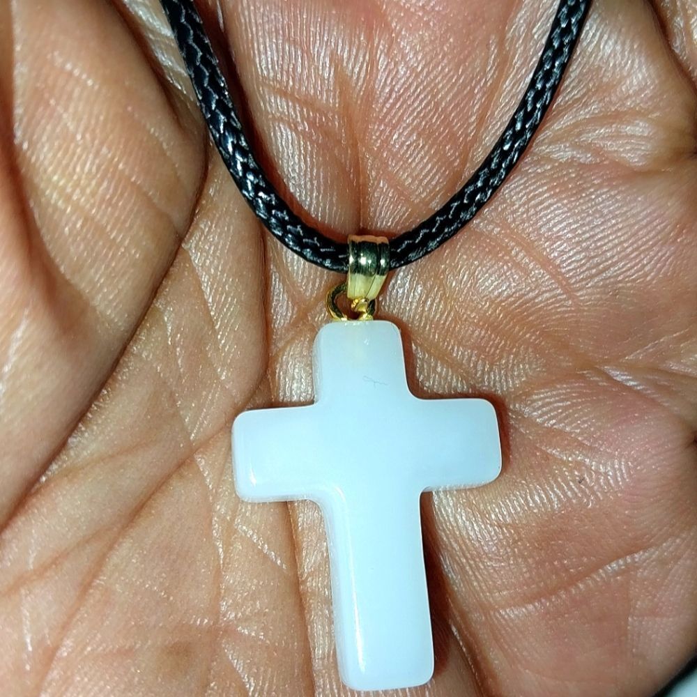 Beautiful cross necklace for women and kids - Picture 4 of 4